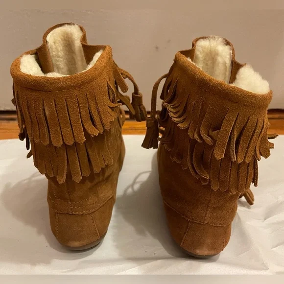 Minnetonka for J. Crew Double Fringe Suede Fur Lined Ankle Boots - Picture 4 of 13